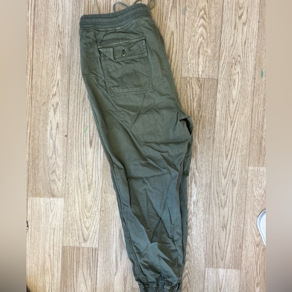 Gap Green Khaki Joggers in Size XL